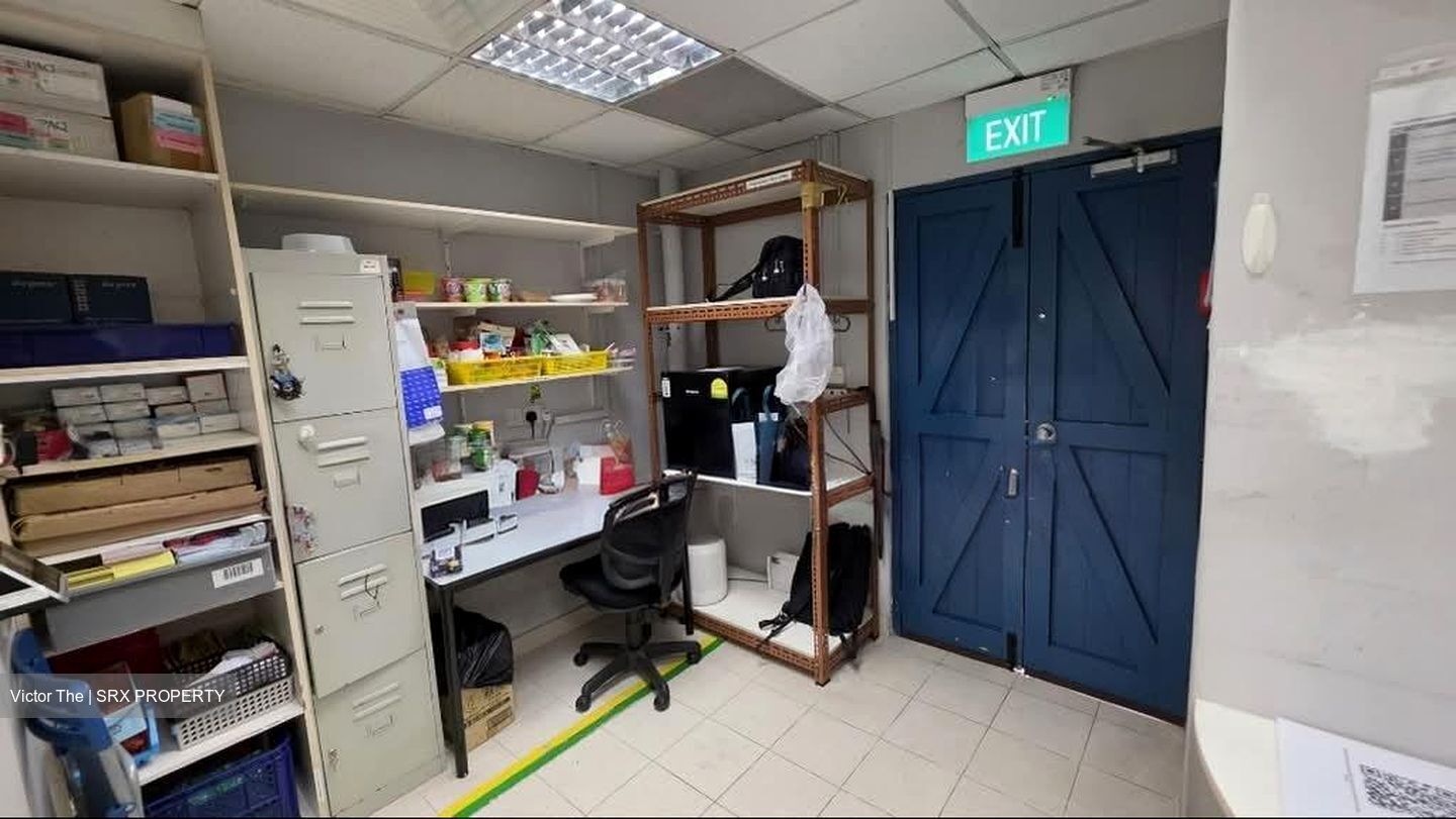 Serangoon Central Drive (D19), Shop House #591926521